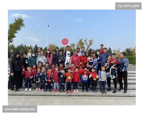 一家四口共赴迁马之旅 用脚步记录亲子间的温馨时光 一家四口共赴迁马之旅 用脚步记录亲子间的温馨时光